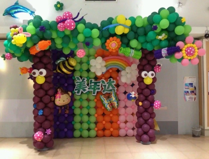 Beautiful tree美丽的气球大树